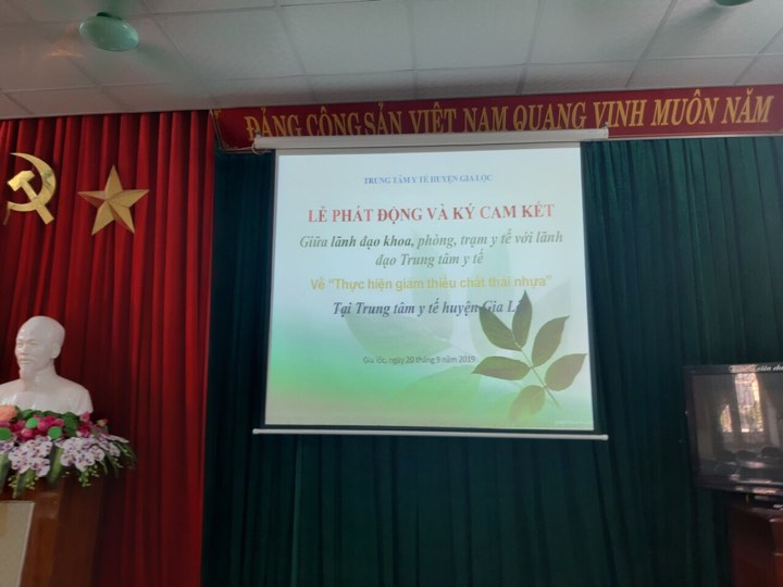 TTYT huyện Gia Lộc tổ chức Lễ phát động "Giảm thiểu chất thải nhựa trong ngành y tế".